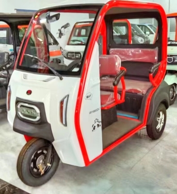Power Electric Tricycle met een maximale snelheid van 50-70 km/h en gesloten bemande halfgesloten ontwerp