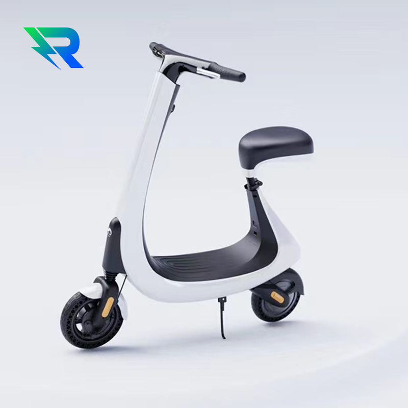 Comfortabele stoel hardlopende lichten en schijnwerpers 55Km/h snelheid 8-inch dual drive elektrische scooter met Bluetooth